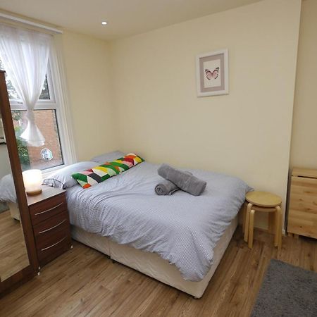 Studio 20 Ash Aparthotel London Bagian luar foto